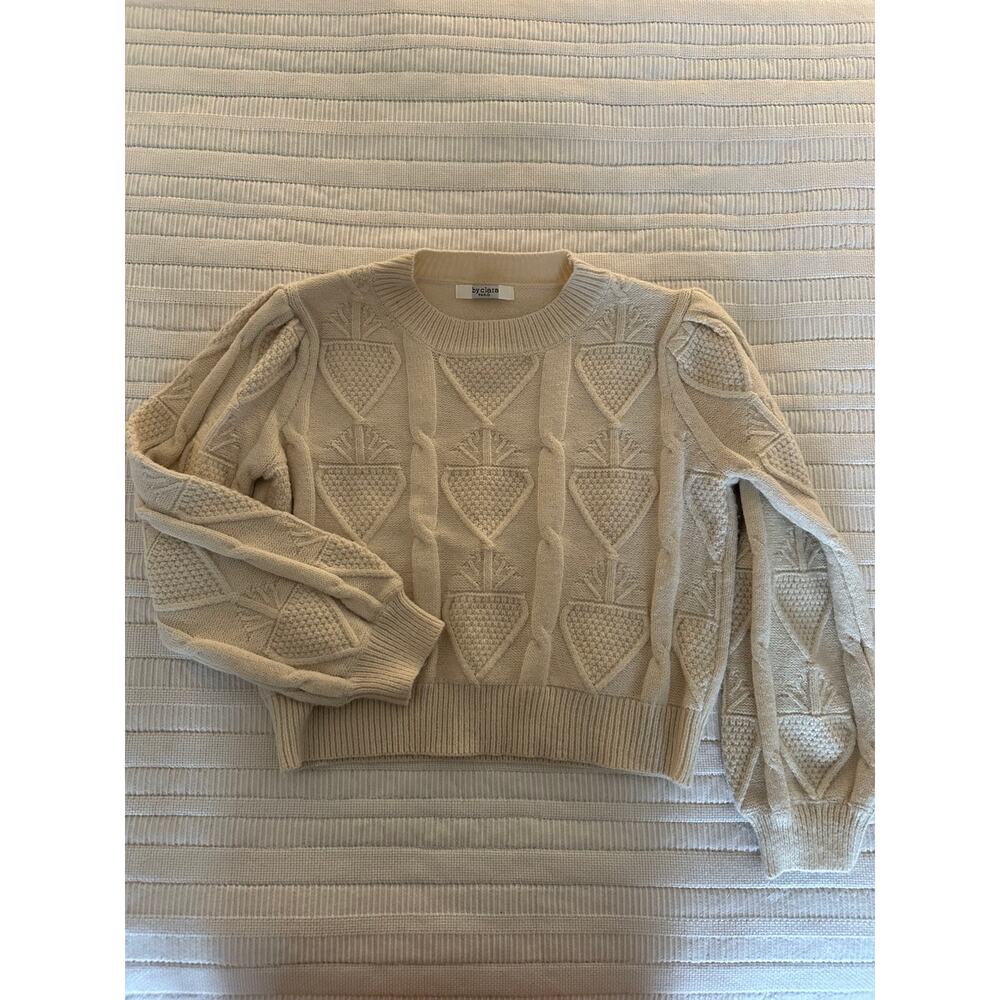 by clara Paris M/L Cropped Knit Sweater